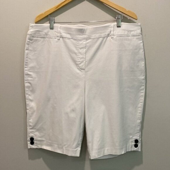 In Every Story White Stretch Bermuda Shorts Size 20 - Picture 2 of 11